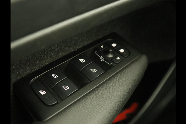 Volvo XC40 1.5 T4 Recharge Inscription Expression | Trekhaak | Carplay | Navigatie | Climate control | Parkeerhulp | Cruise control | Full LED | PHEV | Plug In Volvo XC40 1.5 T4 Recharge Inscription Expression | Trekhaak | Carplay | Navigatie | Climate control | Parkeerhulp | Cruise control | Full LED | PHEV | Plug In