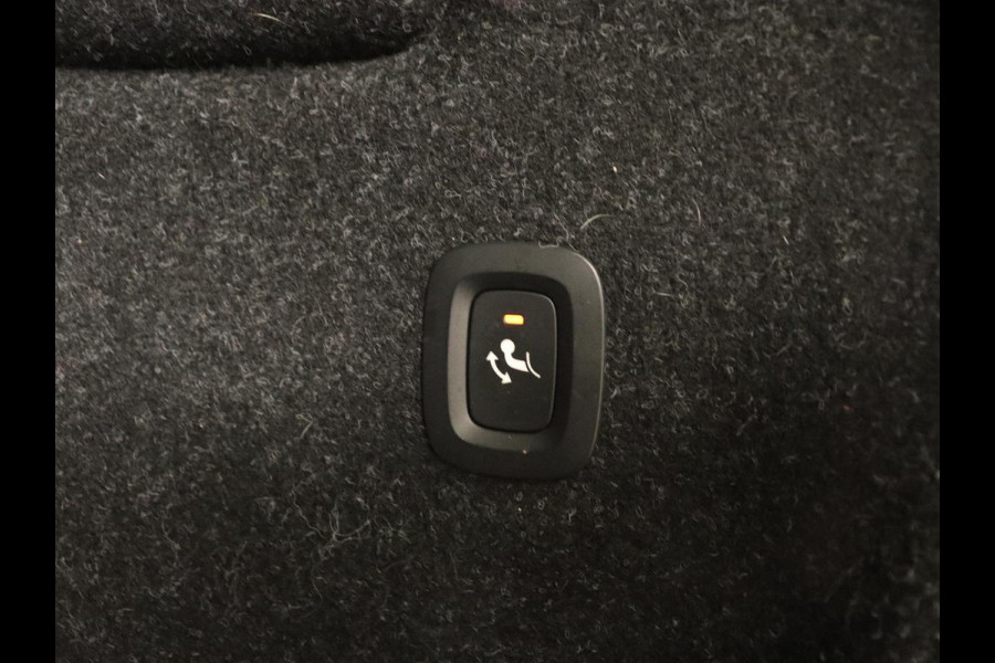 Volvo XC40 1.5 T4 Recharge Inscription Expression | Trekhaak | Carplay | Navigatie | Climate control | Parkeerhulp | Cruise control | Full LED | PHEV | Plug In Volvo XC40 1.5 T4 Recharge Inscription Expression | Trekhaak | Carplay | Navigatie | Climate control | Parkeerhulp | Cruise control | Full LED | PHEV | Plug In