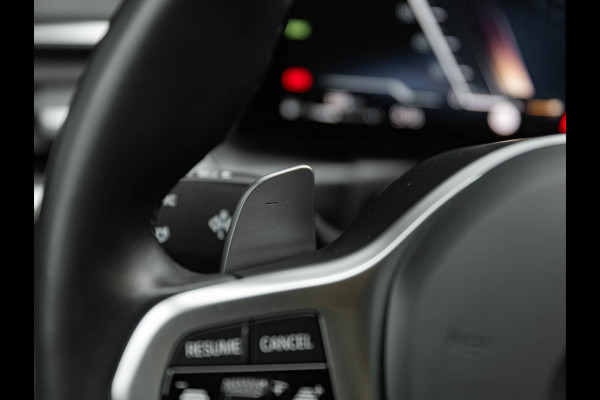 BMW 3-serie 320i M-Sport - Active Cruise Control - Stoelverwarming - Camera - Hifi