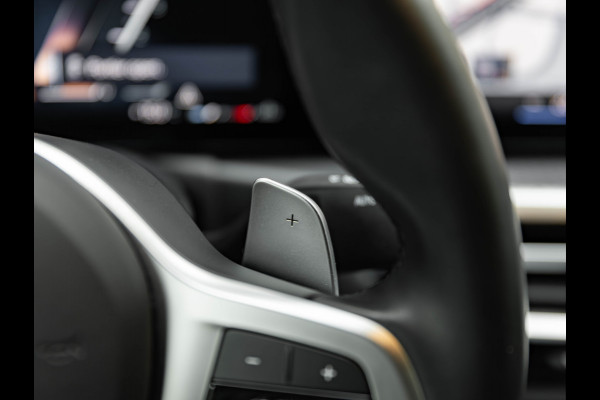 BMW 3-serie 320i M-Sport - Active Cruise Control - Stoelverwarming - Camera - Hifi