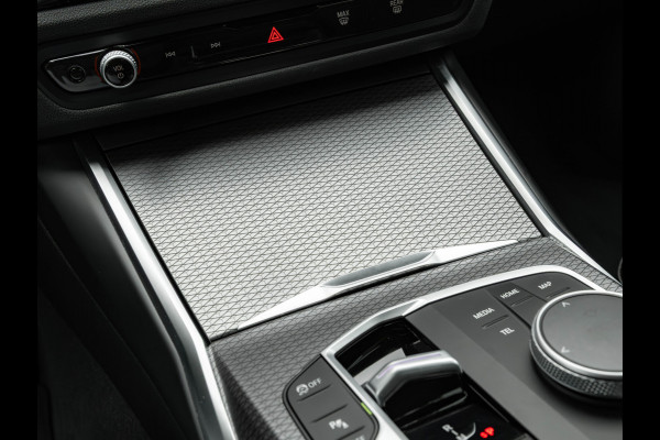 BMW 3-serie 320i M-Sport - Active Cruise Control - Stoelverwarming - Camera - Hifi