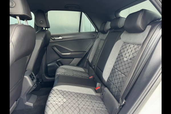 Volkswagen T-Roc 1.0 TSI R-Line * Blackstyle * Carplay * Climate Control * Parkeersensoren * Volkswagen T-Roc 1.0 TSI R-Line * Blackstyle * Carplay * Climate Control * Parkeersensoren *