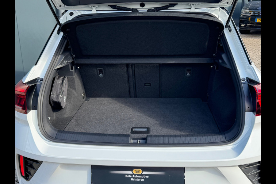 Volkswagen T-Roc 1.0 TSI R-Line * Blackstyle * Carplay * Climate Control * Parkeersensoren * Volkswagen T-Roc 1.0 TSI R-Line * Blackstyle * Carplay * Climate Control * Parkeersensoren *