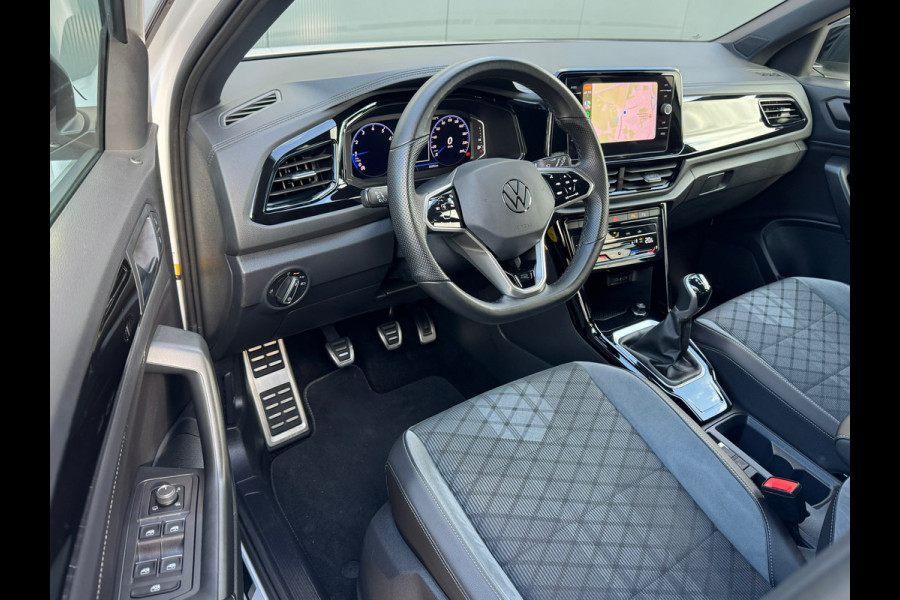 Volkswagen T-Roc 1.0 TSI R-Line * Blackstyle * Carplay * Climate Control * Parkeersensoren * Volkswagen T-Roc 1.0 TSI R-Line * Blackstyle * Carplay * Climate Control * Parkeersensoren *