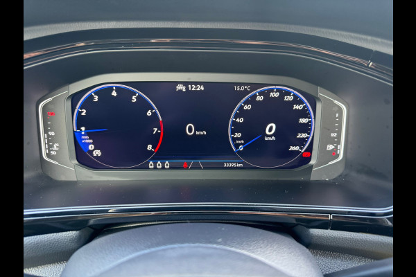 Volkswagen T-Roc 1.0 TSI R-Line * Blackstyle * Carplay * Climate Control * Parkeersensoren * Volkswagen T-Roc 1.0 TSI R-Line * Blackstyle * Carplay * Climate Control * Parkeersensoren *