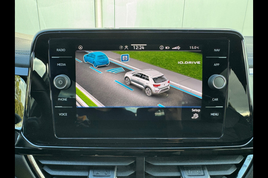 Volkswagen T-Roc 1.0 TSI R-Line * Blackstyle * Carplay * Climate Control * Parkeersensoren * Volkswagen T-Roc 1.0 TSI R-Line * Blackstyle * Carplay * Climate Control * Parkeersensoren *