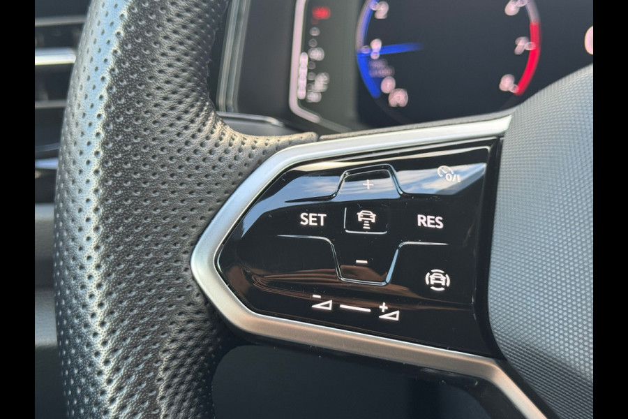 Volkswagen T-Roc 1.0 TSI R-Line * Blackstyle * Carplay * Climate Control * Parkeersensoren * Volkswagen T-Roc 1.0 TSI R-Line * Blackstyle * Carplay * Climate Control * Parkeersensoren *