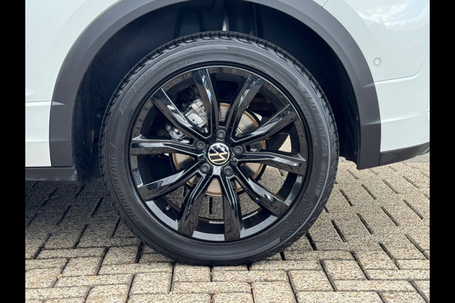 Volkswagen T-Roc 1.0 TSI R-Line * Blackstyle * Carplay * Climate Control * Parkeersensoren * Volkswagen T-Roc 1.0 TSI R-Line * Blackstyle * Carplay * Climate Control * Parkeersensoren *