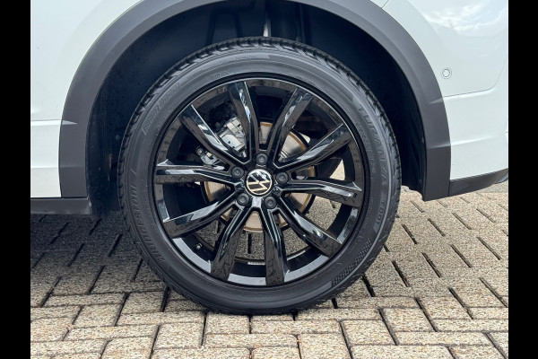 Volkswagen T-Roc 1.0 TSI R-Line * Blackstyle * Carplay * Climate Control * Parkeersensoren * Volkswagen T-Roc 1.0 TSI R-Line * Blackstyle * Carplay * Climate Control * Parkeersensoren *