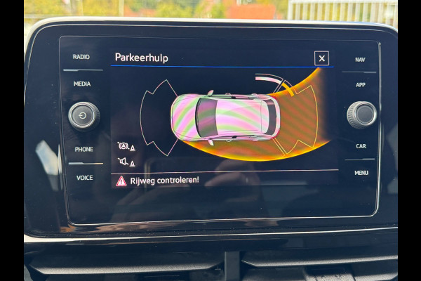 Volkswagen T-Roc 1.0 TSI R-Line * Blackstyle * Carplay * Climate Control * Parkeersensoren * Volkswagen T-Roc 1.0 TSI R-Line * Blackstyle * Carplay * Climate Control * Parkeersensoren *