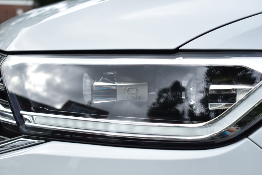 Volkswagen T-Roc 1.5 TSI DSG 150PK STYLE VIRTUAL/TREKHAAK/IQ-LIGHT