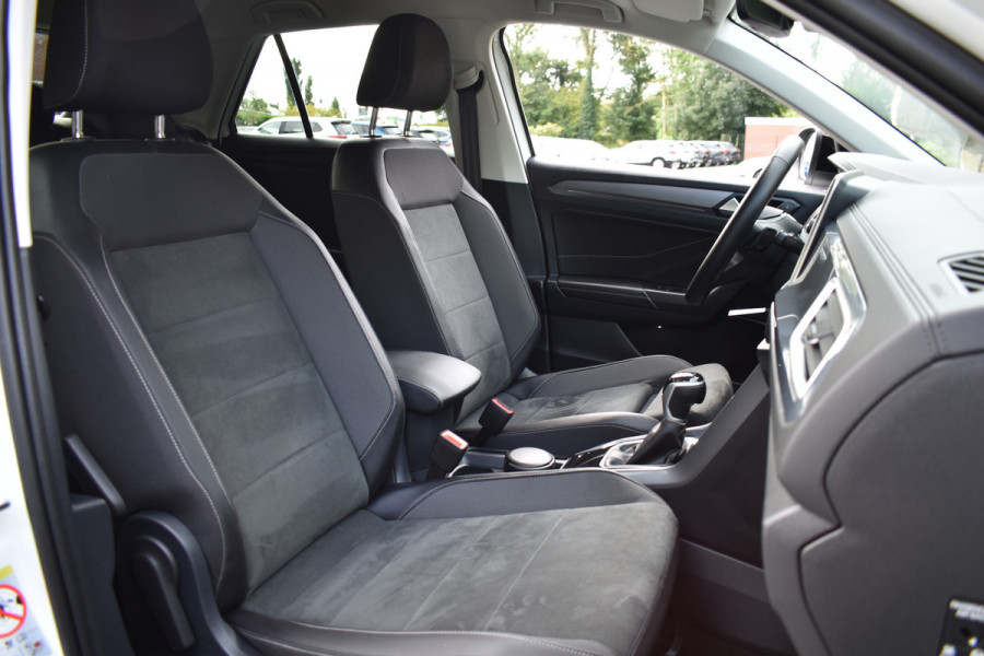 Volkswagen T-Roc 1.5 TSI DSG 150PK STYLE VIRTUAL/TREKHAAK/IQ-LIGHT