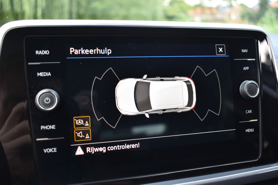 Volkswagen T-Roc 1.5 TSI DSG 150PK STYLE VIRTUAL/TREKHAAK/IQ-LIGHT