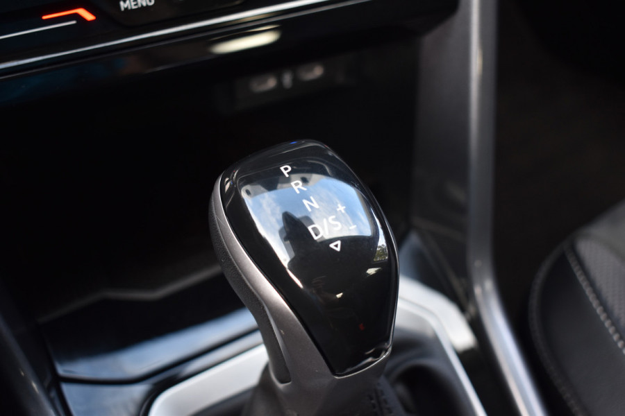 Volkswagen T-Roc 1.5 TSI DSG 150PK STYLE VIRTUAL/TREKHAAK/IQ-LIGHT