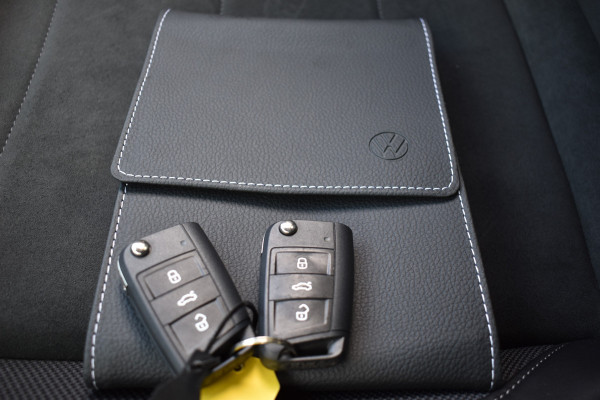 Volkswagen T-Roc 1.5 TSI DSG 150PK STYLE VIRTUAL/TREKHAAK/IQ-LIGHT