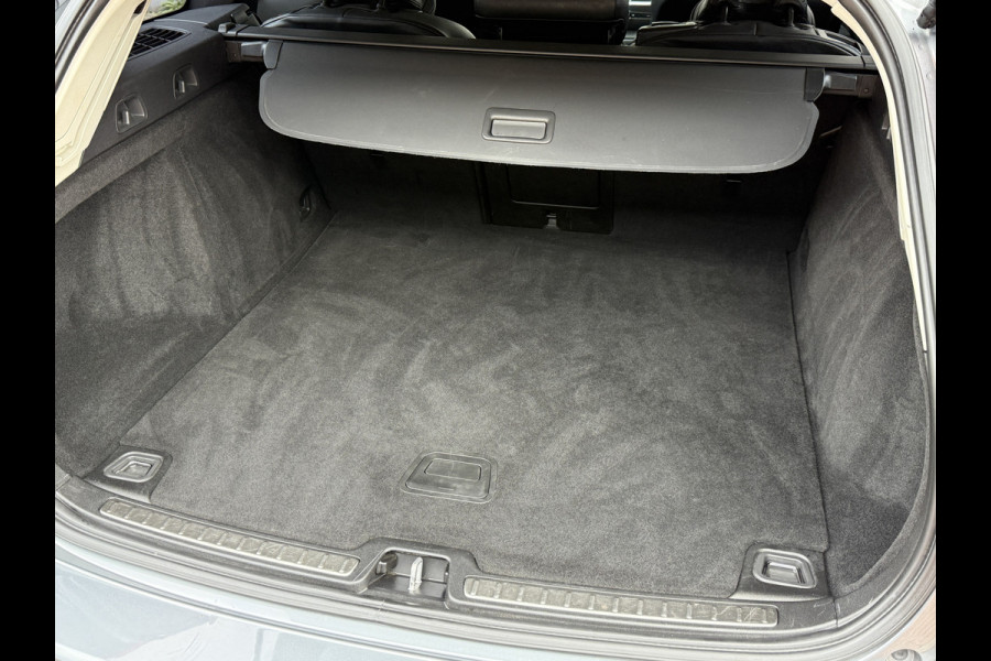 Volvo V60 2.0 B3 Momentum Advantage | R-Design | Elek. Trekhaak | Camera | Dealer onderhouden