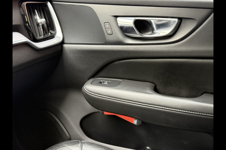 Volvo V60 2.0 B3 Momentum Advantage | R-Design | Elek. Trekhaak | Camera | Dealer onderhouden