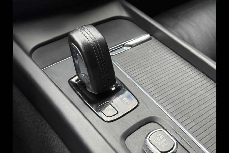 Volvo V60 2.0 B3 Momentum Advantage | R-Design | Elek. Trekhaak | Camera | Dealer onderhouden