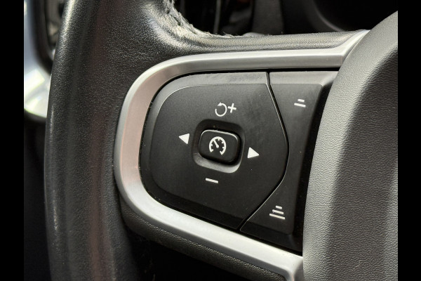 Volvo V60 2.0 B3 Momentum Advantage | R-Design | Elek. Trekhaak | Camera | Dealer onderhouden