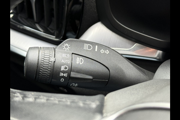 Volvo V60 2.0 B3 Momentum Advantage | R-Design | Elek. Trekhaak | Camera | Dealer onderhouden