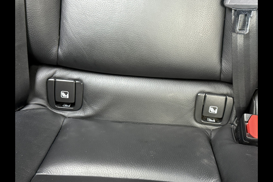 Volvo V60 2.0 B3 Momentum Advantage | R-Design | Elek. Trekhaak | Camera | Dealer onderhouden