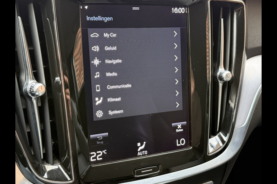 Volvo V60 2.0 B3 Momentum Advantage | R-Design | Elek. Trekhaak | Camera | Dealer onderhouden