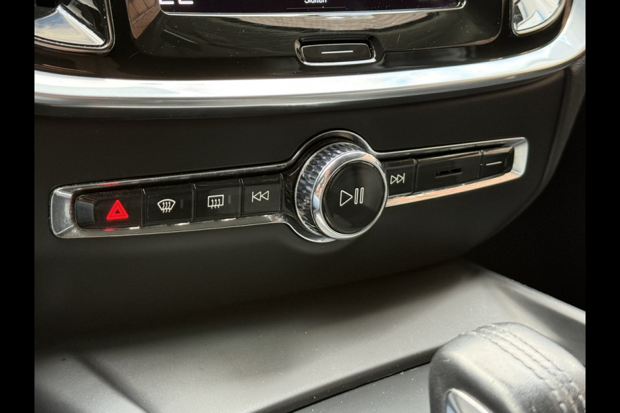 Volvo V60 2.0 B3 Momentum Advantage | R-Design | Elek. Trekhaak | Camera | Dealer onderhouden