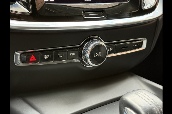 Volvo V60 2.0 B3 Momentum Advantage | R-Design | Elek. Trekhaak | Camera | Dealer onderhouden