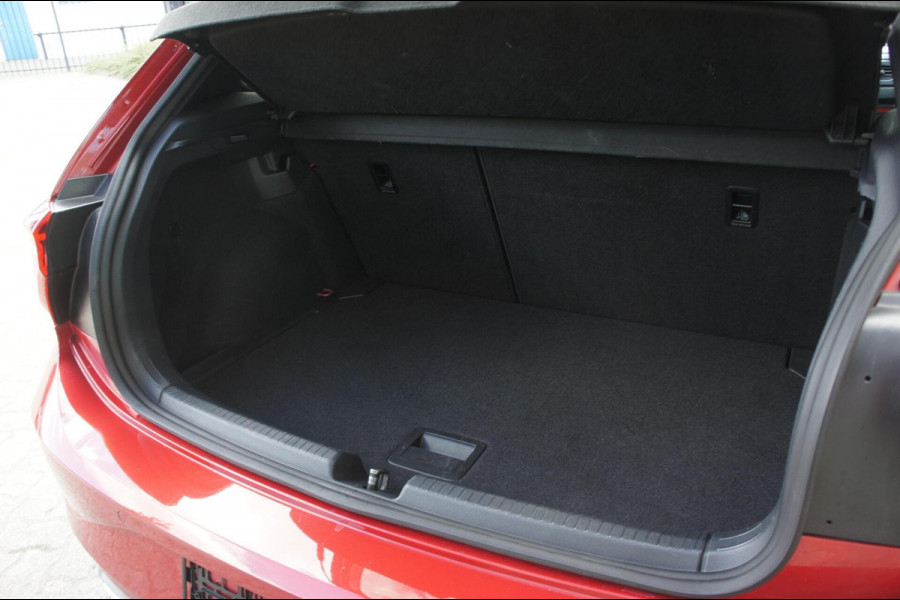 Volkswagen Polo 1.0 TSI R-Line Business