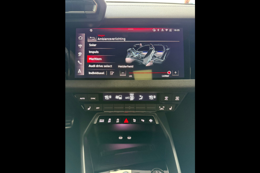 Audi A3 SPORTBACK 35 TFSI S edition Audi A3 SPORTBACK 35 TFSI S edition