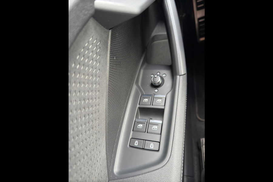 Audi A3 SPORTBACK 35 TFSI S edition Audi A3 SPORTBACK 35 TFSI S edition