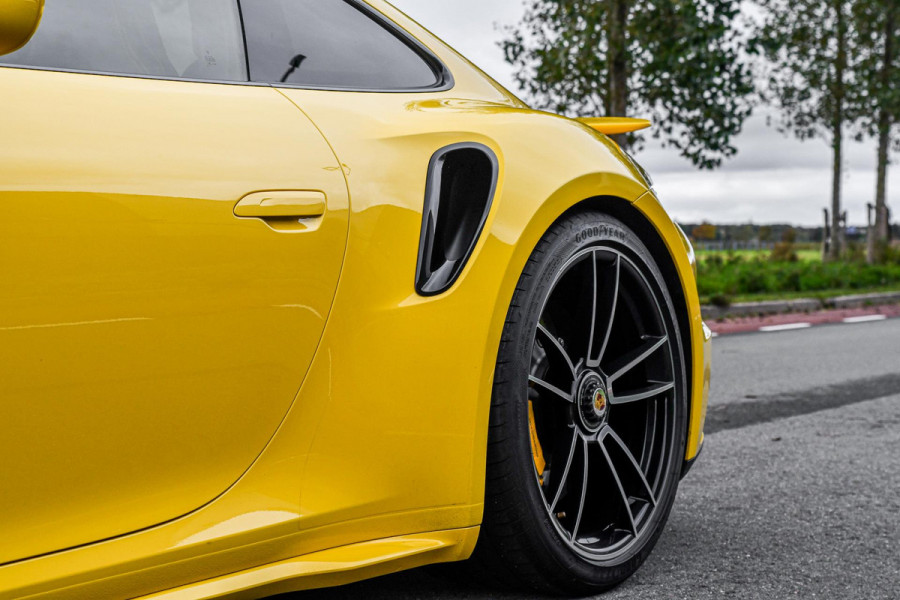 Porsche 911 3.8 Turbo S. Keramisch, Racing Yellow, Burmester, Alcantara hemel, PDCC, Sportuitl, Pano, ACC, 18 Weg, Dodeh, Camera!