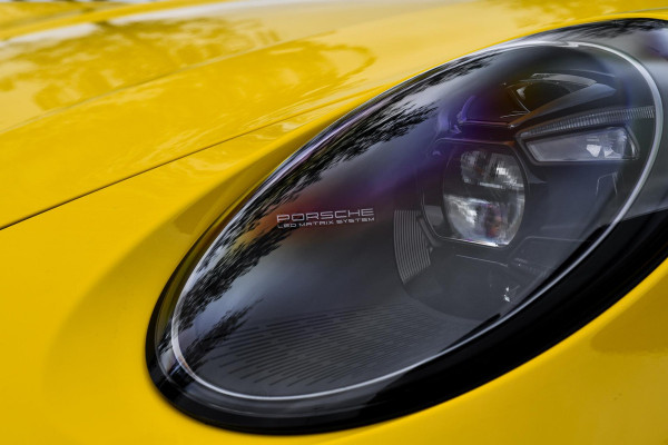 Porsche 911 3.8 Turbo S. Keramisch, Racing Yellow, Burmester, Alcantara hemel, PDCC, Sportuitl, Pano, ACC, 18 Weg, Dodeh, Camera!
