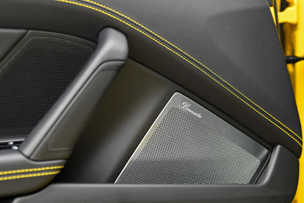 Porsche 911 3.8 Turbo S. Keramisch, Racing Yellow, Burmester, Alcantara hemel, PDCC, Sportuitl, Pano, ACC, 18 Weg, Dodeh, Camera!