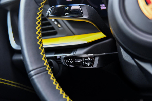 Porsche 911 3.8 Turbo S. Keramisch, Racing Yellow, Burmester, Alcantara hemel, PDCC, Sportuitl, Pano, ACC, 18 Weg, Dodeh, Camera!