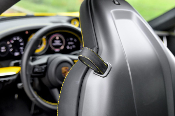 Porsche 911 3.8 Turbo S. Keramisch, Racing Yellow, Burmester, Alcantara hemel, PDCC, Sportuitl, Pano, ACC, 18 Weg, Dodeh, Camera!