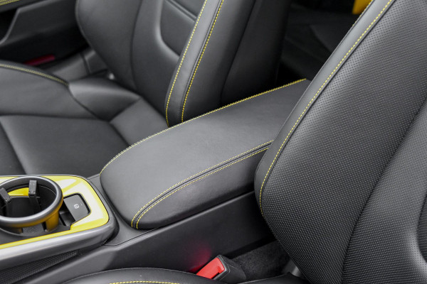 Porsche 911 3.8 Turbo S. Keramisch, Racing Yellow, Burmester, Alcantara hemel, PDCC, Sportuitl, Pano, ACC, 18 Weg, Dodeh, Camera!