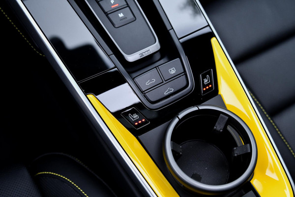 Porsche 911 3.8 Turbo S. Keramisch, Racing Yellow, Burmester, Alcantara hemel, PDCC, Sportuitl, Pano, ACC, 18 Weg, Dodeh, Camera!