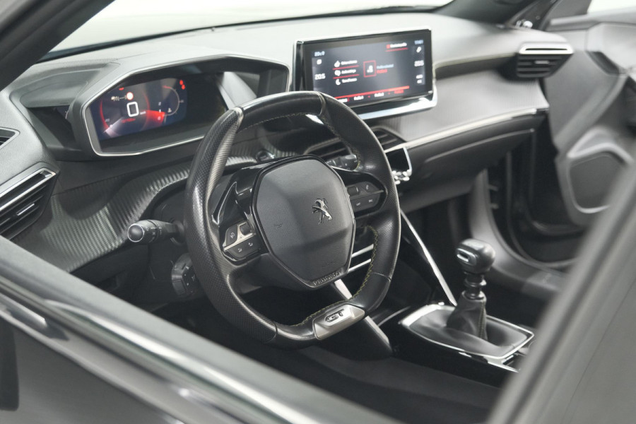 Peugeot 2008 PureTech 130 GT-Line | Camera | Adaptieve Cruise Control | Allseason Banden | Navigatie Peugeot 2008 PureTech 130 GT-Line | Camera | Adaptieve Cruise Control | Allseason Banden | Navigatie