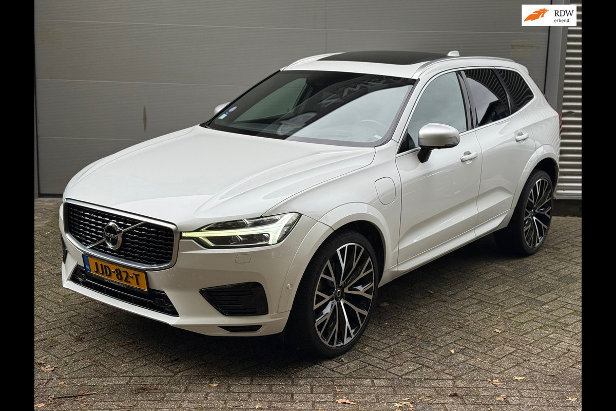 Volvo XC60 2.0 T8 Twin Engine AWD R-Design l Pano l 360 Camera l HK Audio l Trekhaak l Luchtvering l