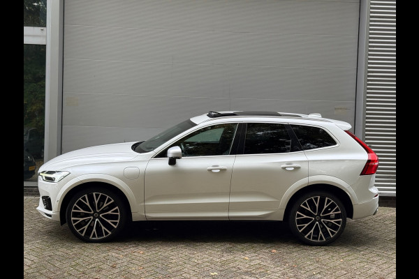 Volvo XC60 2.0 T8 Twin Engine AWD R-Design l Pano l 360 Camera l HK Audio l Trekhaak l Luchtvering l