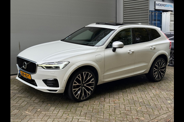 Volvo XC60 2.0 T8 Twin Engine AWD R-Design l Pano l 360 Camera l HK Audio l Trekhaak l Luchtvering l