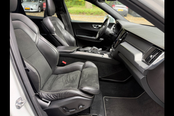 Volvo XC60 2.0 T8 Twin Engine AWD R-Design l Pano l 360 Camera l HK Audio l Trekhaak l Luchtvering l