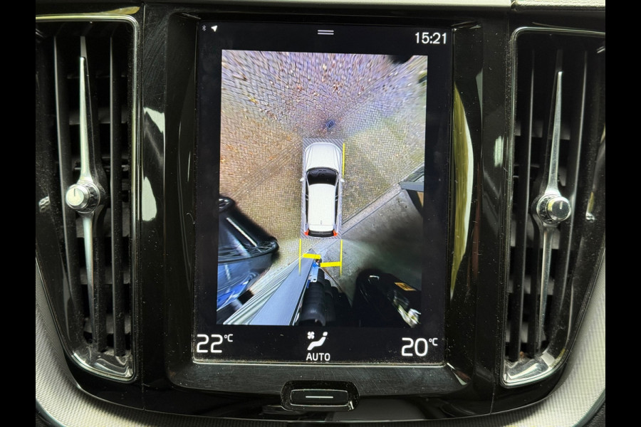 Volvo XC60 2.0 T8 Twin Engine AWD R-Design l Pano l 360 Camera l HK Audio l Trekhaak l Luchtvering l