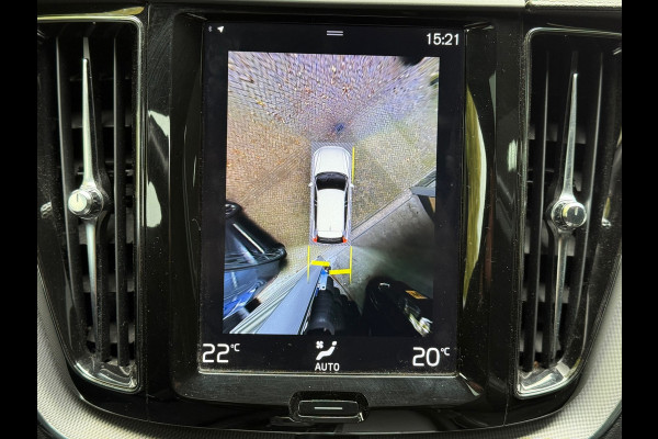 Volvo XC60 2.0 T8 Twin Engine AWD R-Design l Pano l 360 Camera l HK Audio l Trekhaak l Luchtvering l