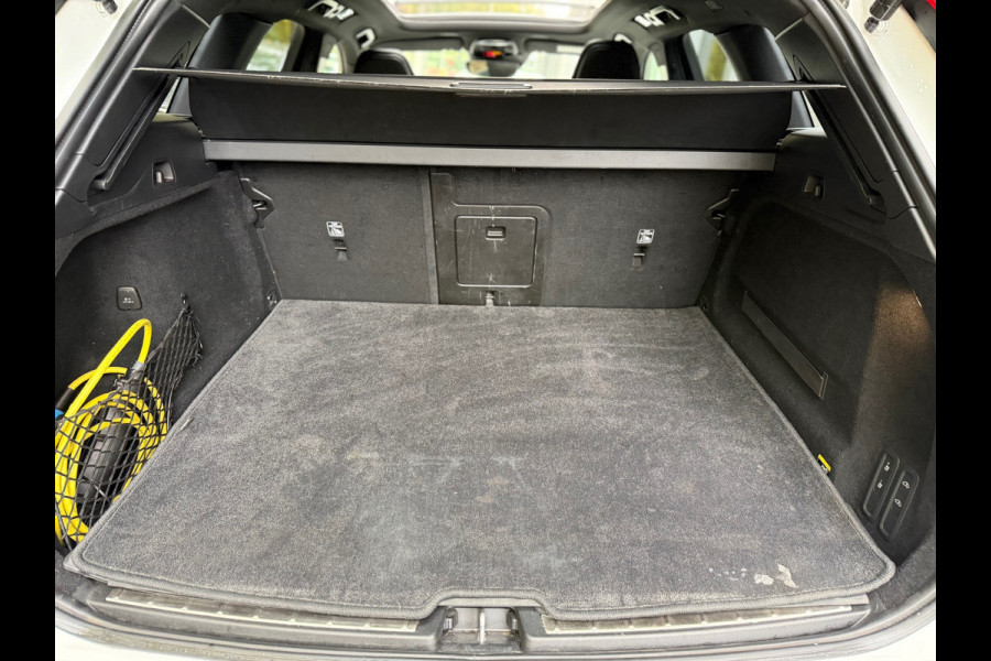 Volvo XC60 2.0 T8 Twin Engine AWD R-Design l Pano l 360 Camera l HK Audio l Trekhaak l Luchtvering l
