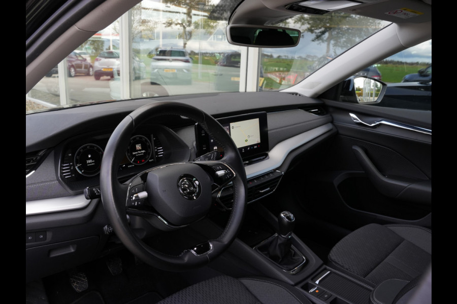 Škoda Octavia Combi 1.5 TSI First Edition | LED | Navigatie | Stoelverwarming | Android/Apple Carplay Škoda Octavia Combi 1.5 TSI First Edition | LED | Navigatie | Stoelverwarming | Android/Apple Carplay