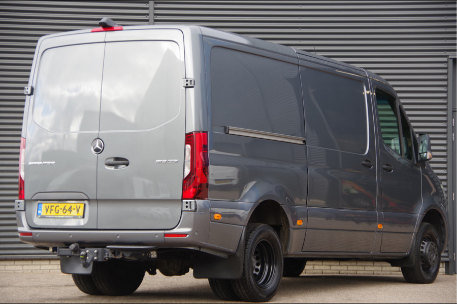 Mercedes-Benz Sprinter 519 3.0 CDI V6 L2H1 LED, LEDER, 3.5T TREKHAAK, STANDKACHEL, DUBBELLUCHT, ADAPT. CRUISE, MBUX 10'', 360 CAMERA, STOELVERWARMING, Mercedes-Benz Sprinter 519 3.0 CDI V6 L2H1 LED, LEDER, 3.5T TREKHAAK, STANDKACHEL, DUBBELLUCHT, ADAPT. CRUISE, MBUX 10'', 360 CAMERA, STOELVERWARMING,