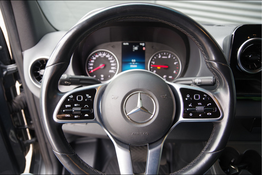 Mercedes-Benz Sprinter 519 3.0 CDI V6 L2H1 LED, LEDER, 3.5T TREKHAAK, STANDKACHEL, DUBBELLUCHT, ADAPT. CRUISE, MBUX 10'', 360 CAMERA, STOELVERWARMING, Mercedes-Benz Sprinter 519 3.0 CDI V6 L2H1 LED, LEDER, 3.5T TREKHAAK, STANDKACHEL, DUBBELLUCHT, ADAPT. CRUISE, MBUX 10'', 360 CAMERA, STOELVERWARMING,