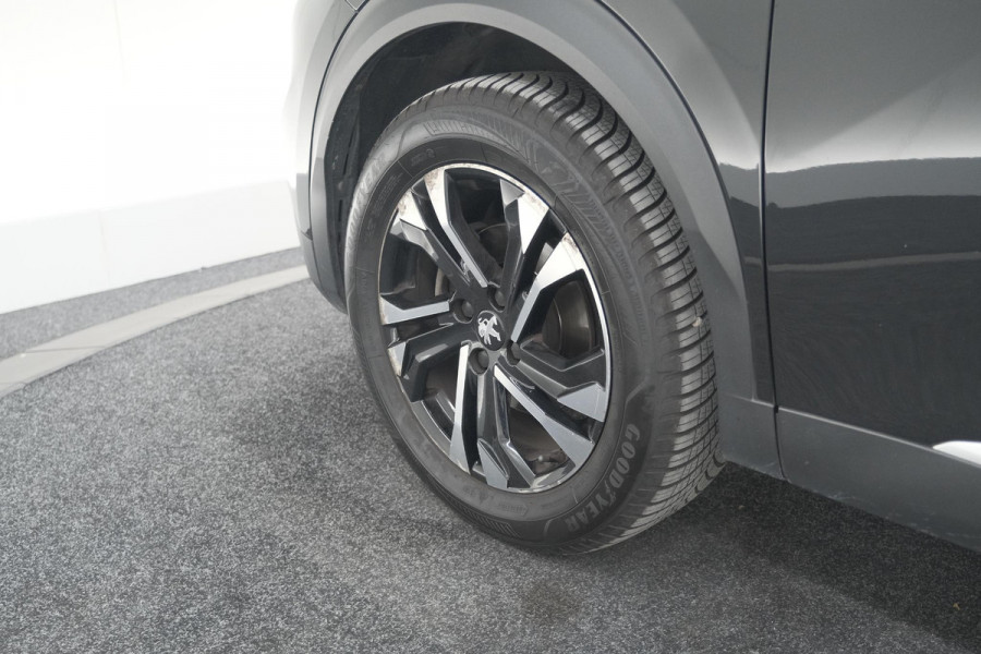 Peugeot 2008 PureTech 130 GT-Line | Camera | Adaptieve Cruise Control | Allseason Banden | Navigatie Peugeot 2008 PureTech 130 GT-Line | Camera | Adaptieve Cruise Control | Allseason Banden | Navigatie
